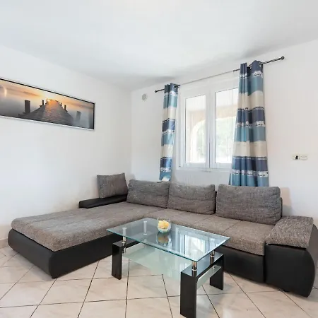Apartmán Quaint In With Sea Nearby *